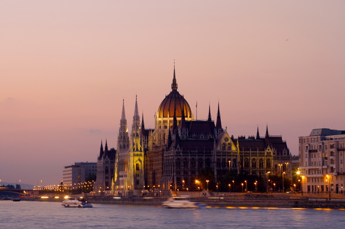 Spektakuläre Metropolen an der Donau