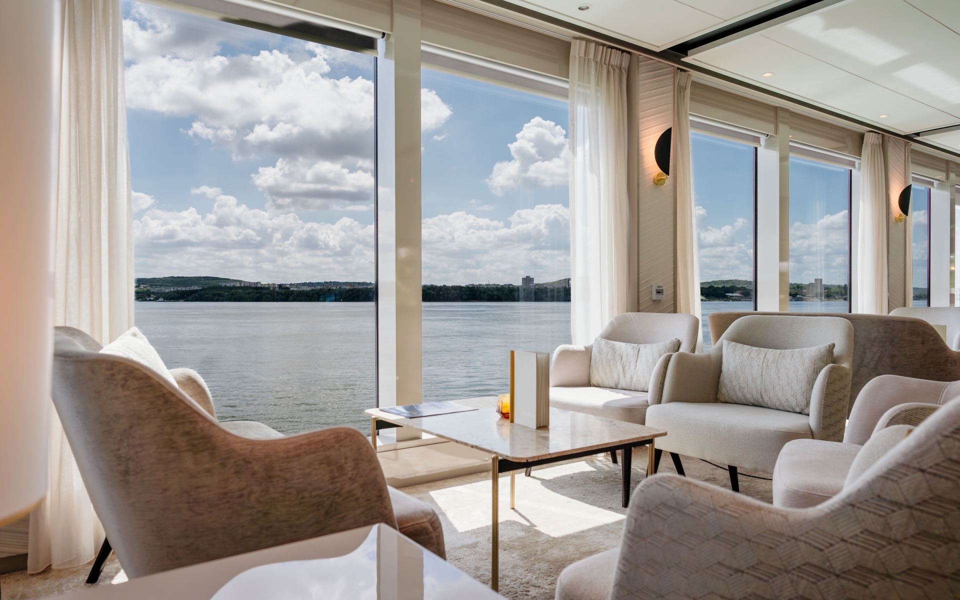 Donau Rhapsody | AMADEUS Nova