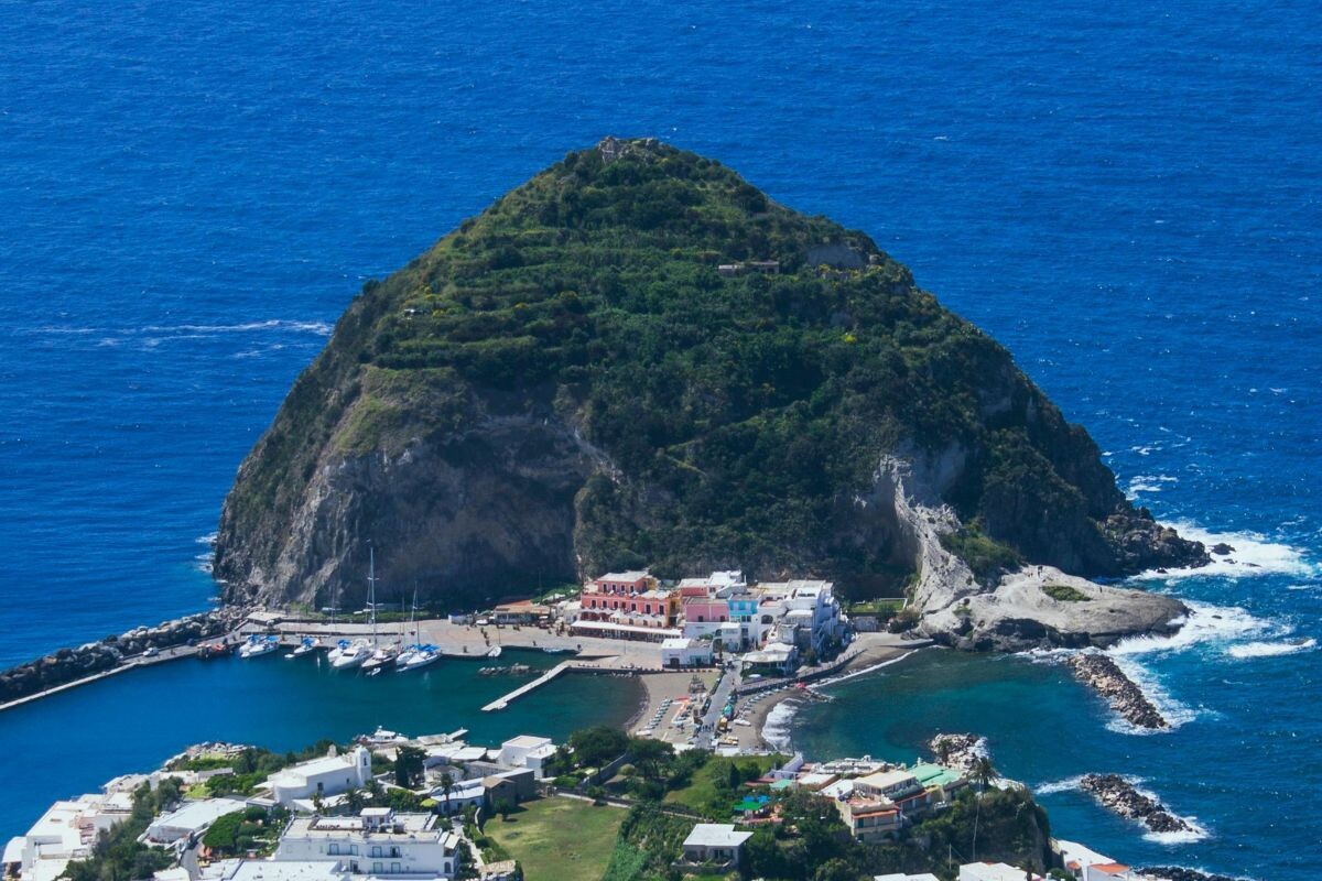 ischia-die-grune-insel-im-golf-von-neapel-voller-natur-entspannung-und-italienischer-lebensfreude-679