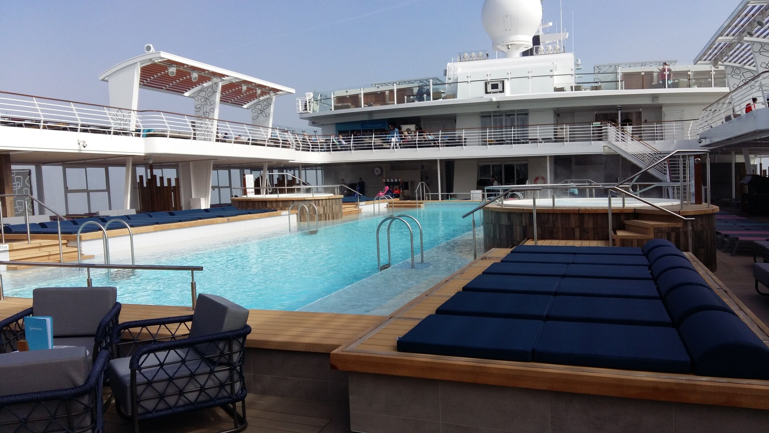 Poolbereich_Mein_Schiff_web