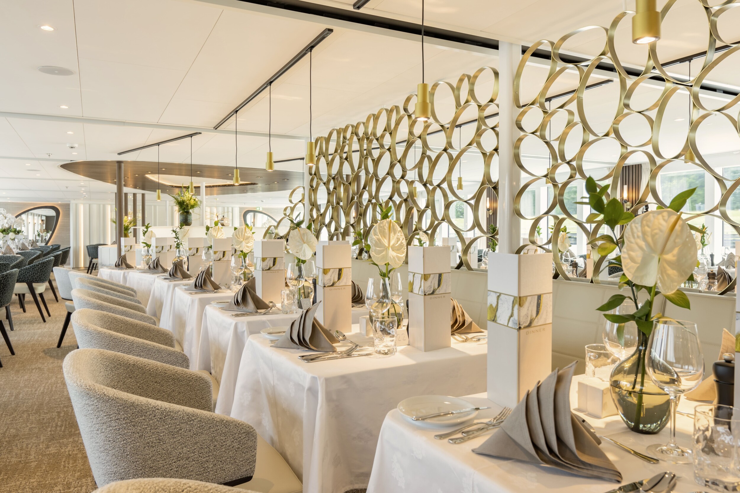 AMADEUS_Nova__Restaurant_Restaurant_of_the_AMADEUS_Nova_with_Table_Details_Lueftner_Cruises_Amadeus_Moving_Pictures.jpg