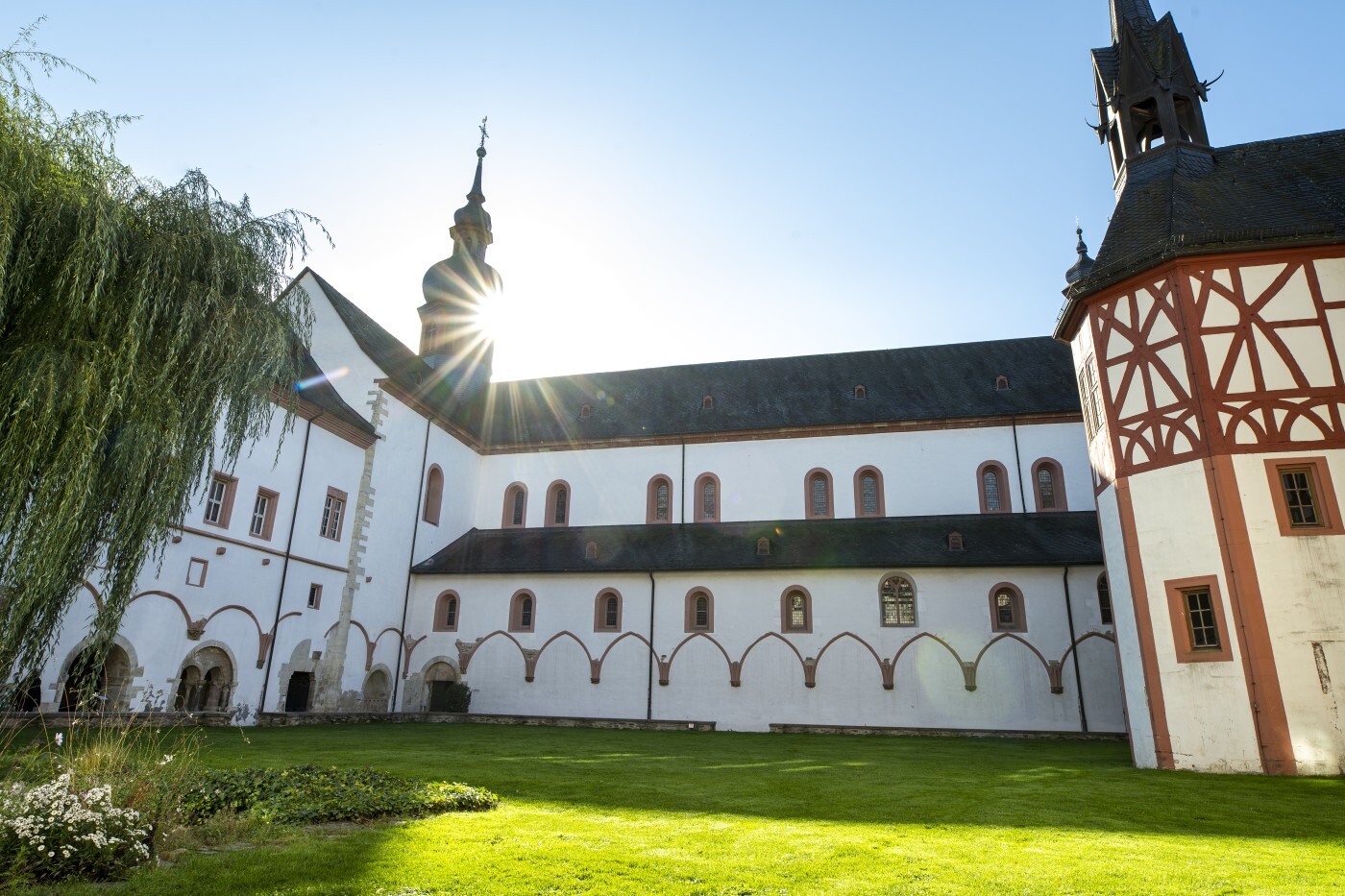kreuzgang-kloster-eberbach-2-c-sven-moschitz-1400x.jpg