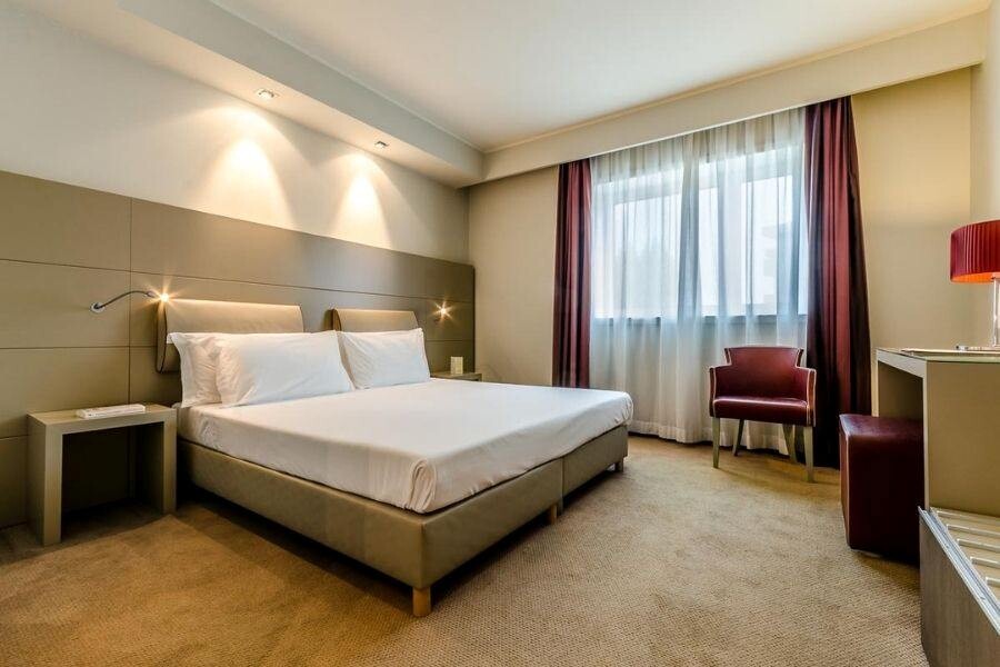 Smart_Hotel_Holiday_Zimmer_web.jpg