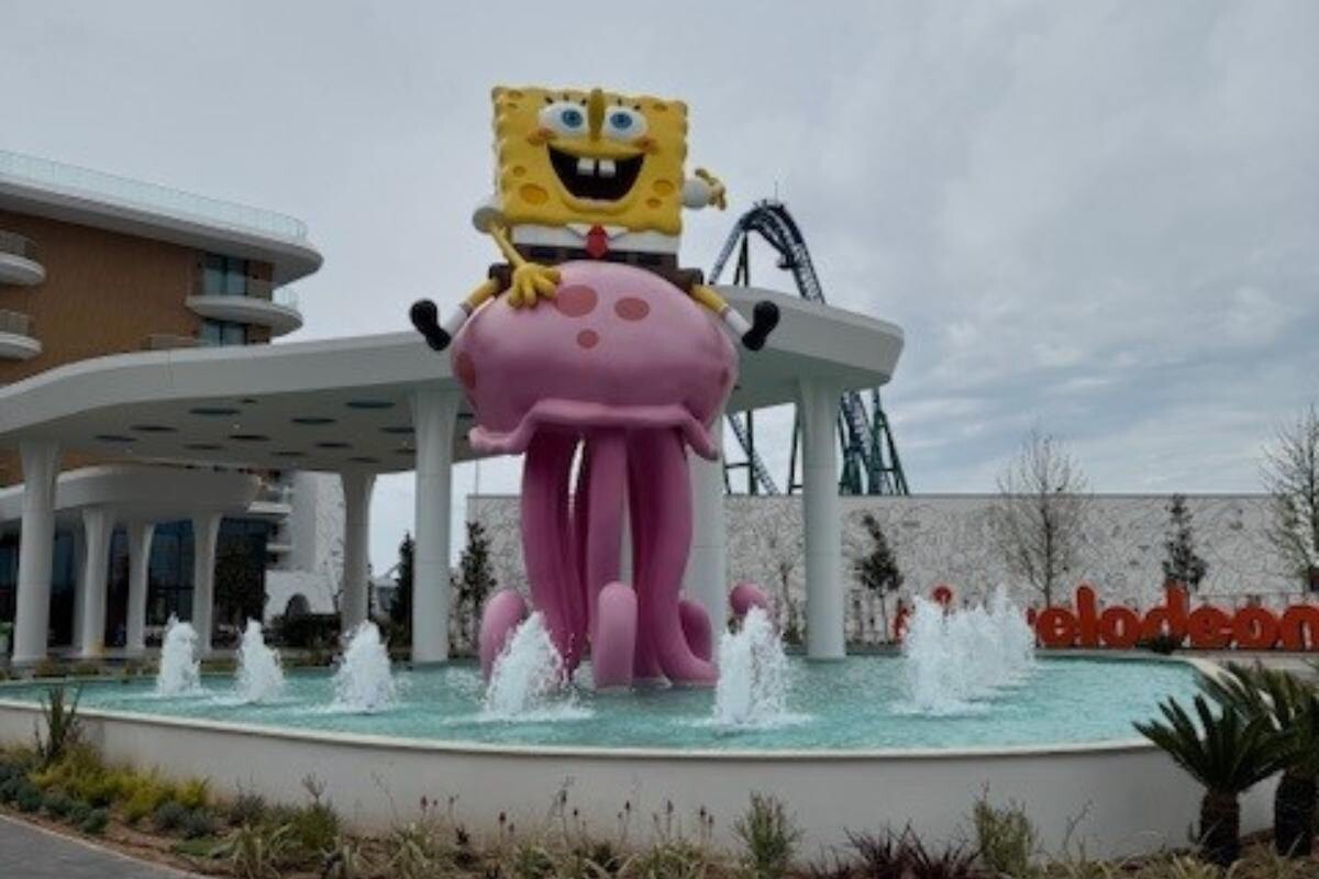 Statue vor dem Hotel