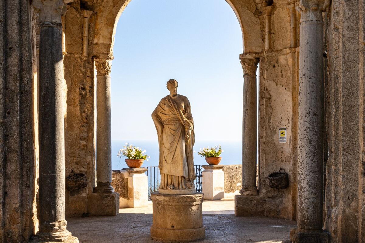 die-amalfikuste-italiens-spektakulare-traumkuste-zwischen-meer-bergen-und-dolce-vita-583