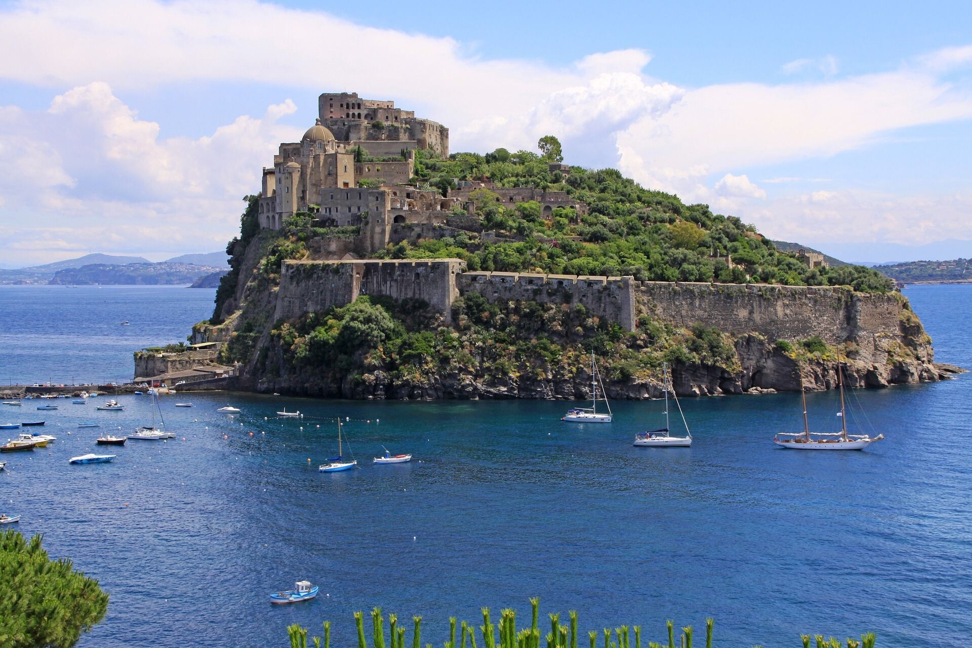 itiner-aragonese-castle-7022393_1920(1)