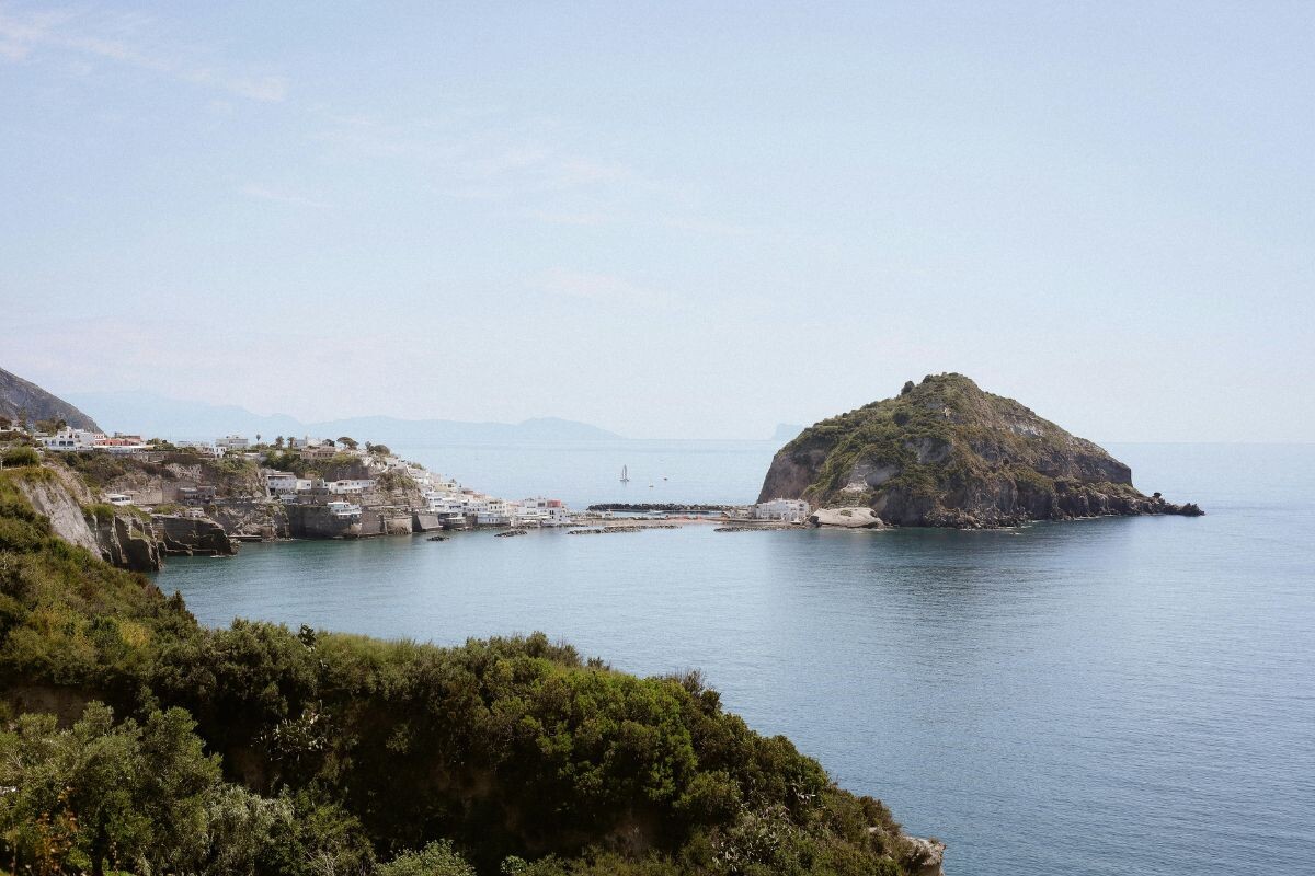 ischia-die-grune-insel-im-golf-von-neapel-voller-natur-entspannung-und-italienischer-lebensfreude-685