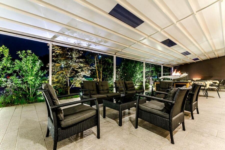 Smart_Hotel_Holiday_Terrasse_web.jpg