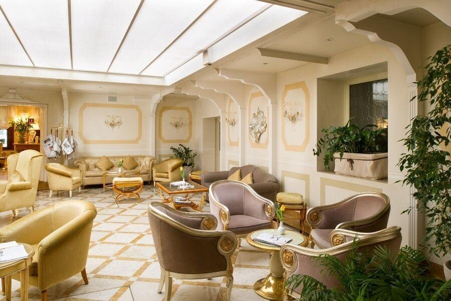 Carlton_On_The_Grand_Canal_Lounge_web.jpg