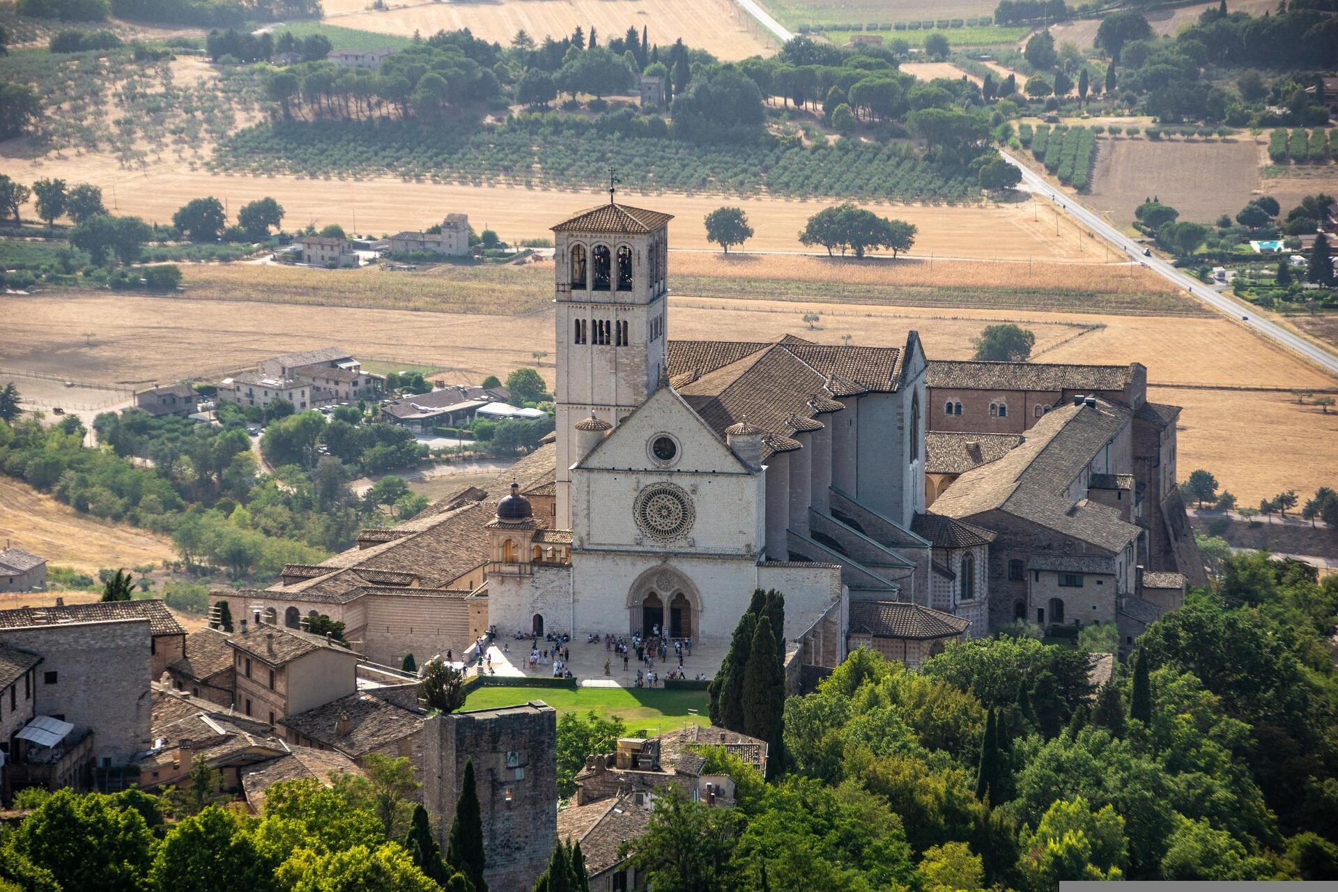 basilica-of-saint-francis-of-assisi-gd5c078b50_1920