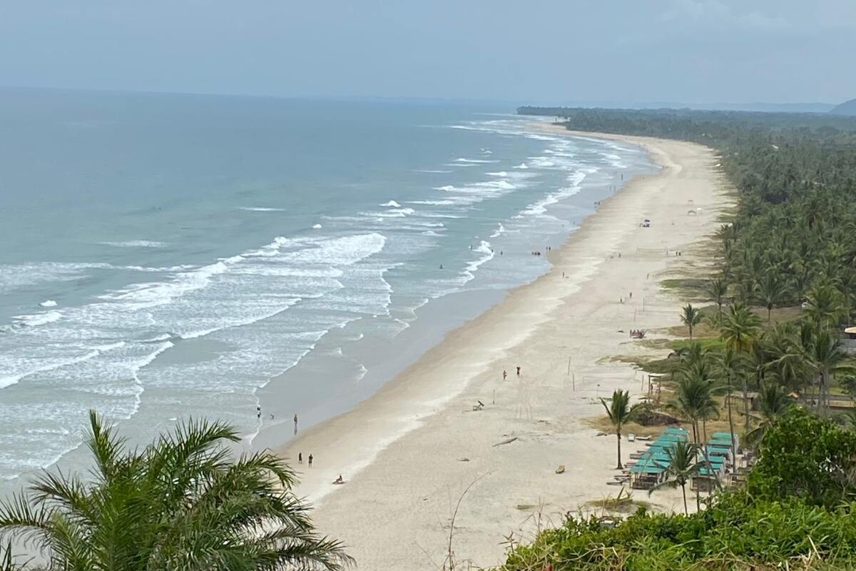 Strand auf dem Weg zu den Tijuipe-Wasserfällen in Ilhéus