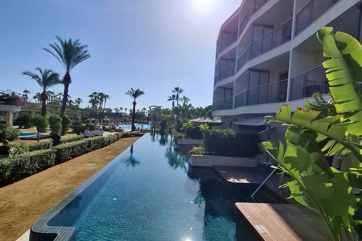 Hotel Lara Barut Collection Pool